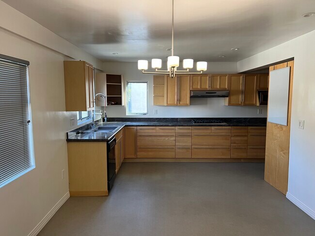 Foto del edificio - 2334 Silver Lake Blvd