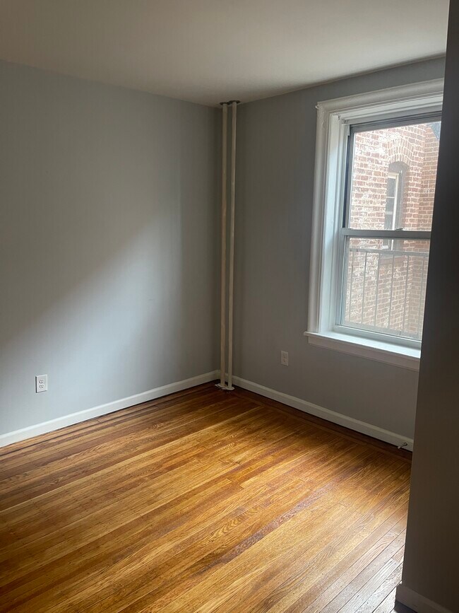 Building Photo - 184 Seaview Ave