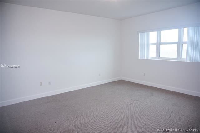 Building Photo - 15051  Royal Oaks Ln  1402