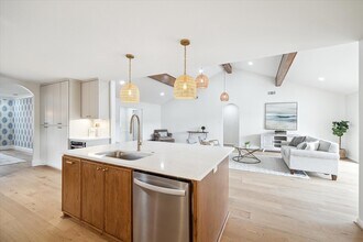 Building Photo - 7715 Twin Hills Dr