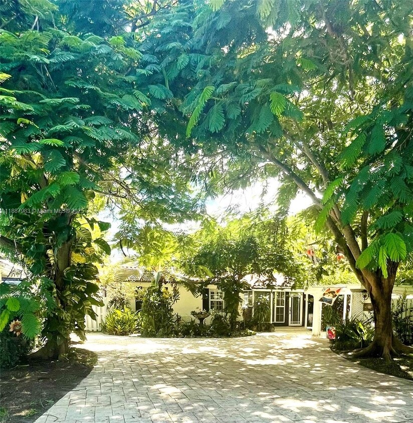 Foto principal - 500 NE 27th Dr