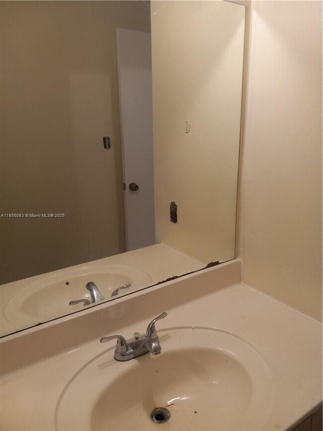 Building Photo - 2210 SW 81st Ave