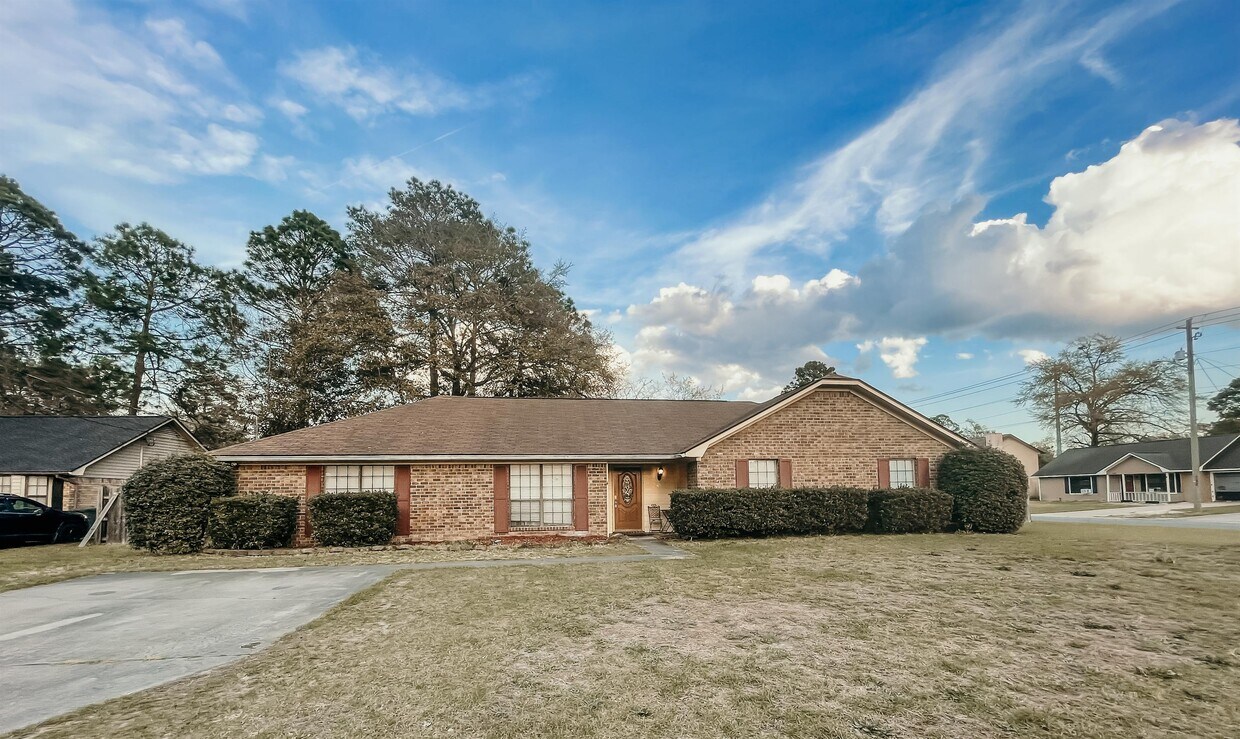 Primary Photo - 801 Grove Pl