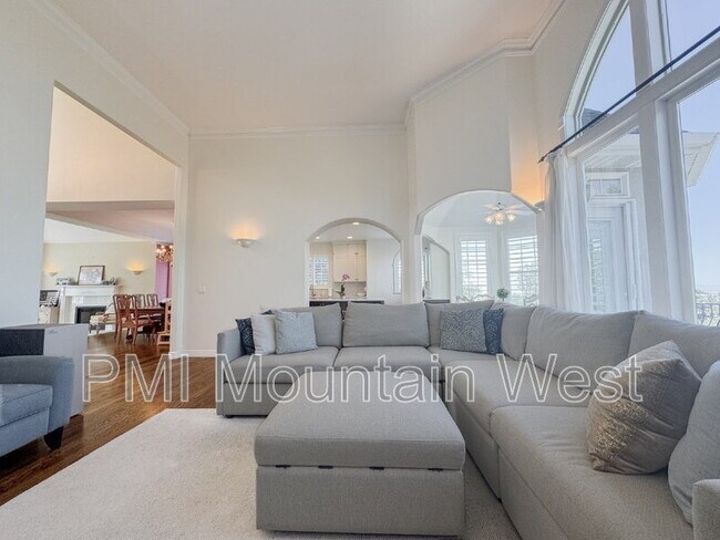 Foto del edificio - 49 E Fairway Dr