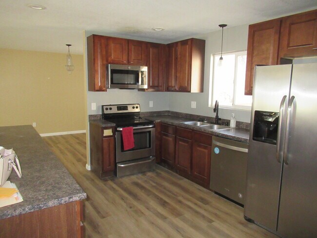 Photo - 1410 Auburn Dr House