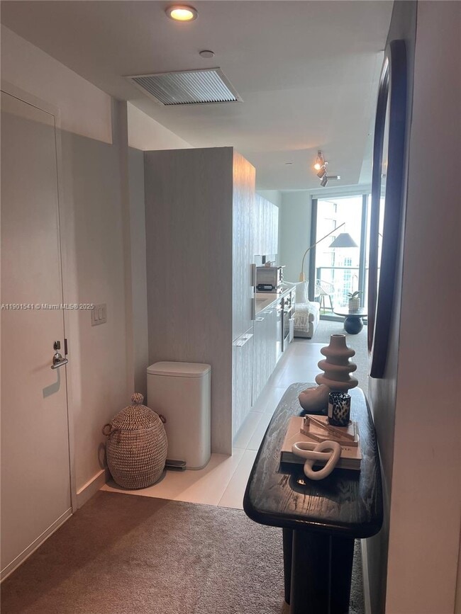 Building Photo - 501 NE 31st St