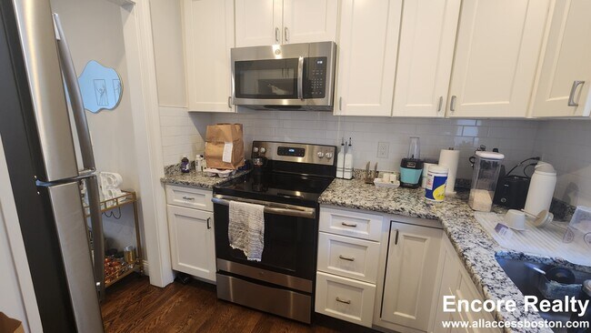 Foto del edificio - 105 Strathmore Rd