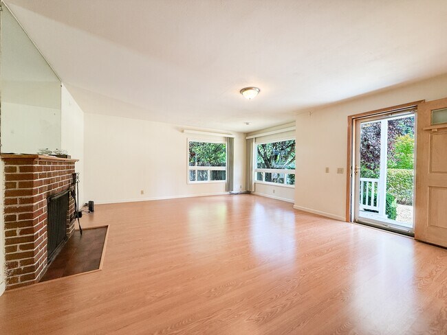 Foto del edificio - 15701 Stone Ave N