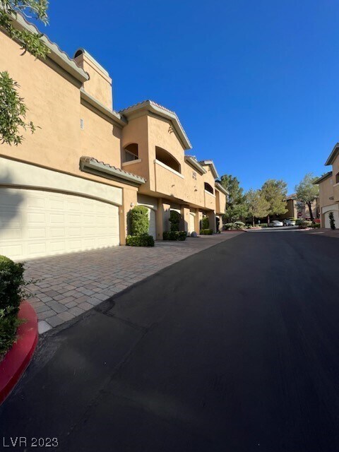 Foto del edificio - 1600 Cardinal Bluff Dr