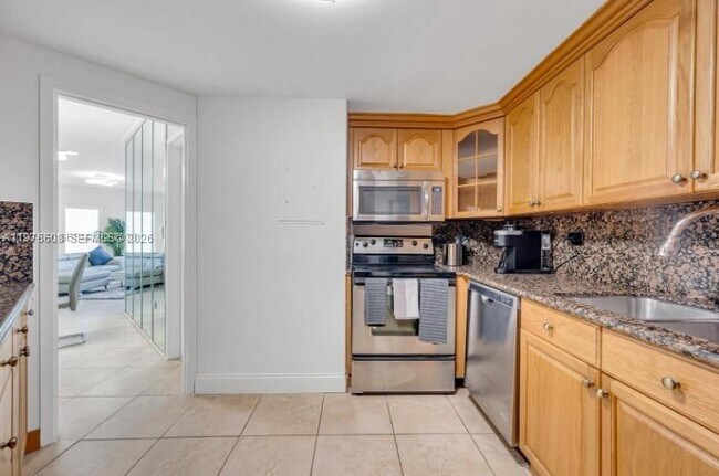 Foto del edificio - 999 Brickell Bay Dr