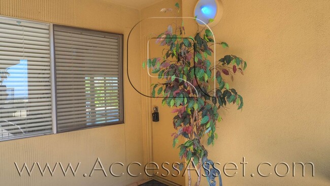 Building Photo - Entertainers Dream 2 Bed/2 Bath Home With ...