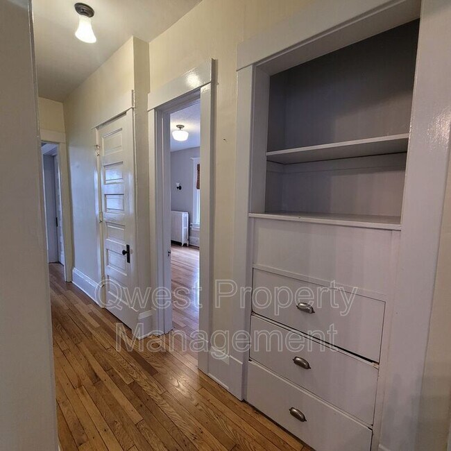 Foto del edificio - 422 Lafayette Ave SE