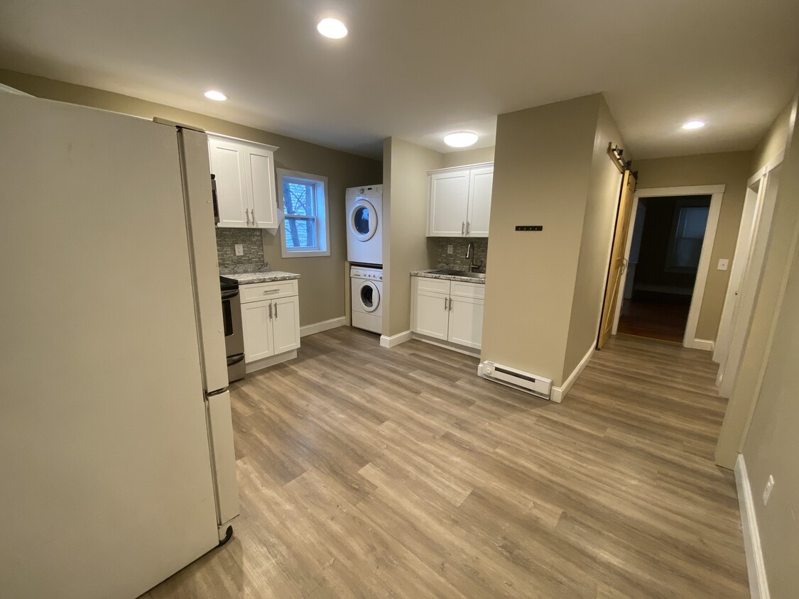 Kitchen showing Sink and washer/dryer - 365 Cold Spring Ave