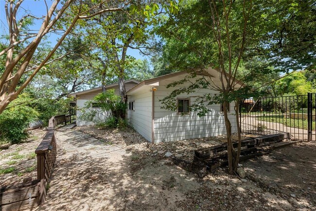 Building Photo - 16020 Pool Canyon Rd