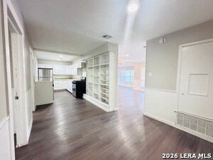 Building Photo - 10806 Lazy Oaks Dr