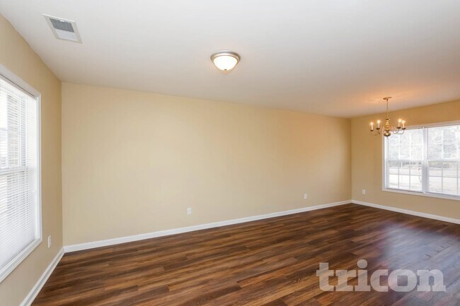 Foto del edificio - 403 Parkstone Ct