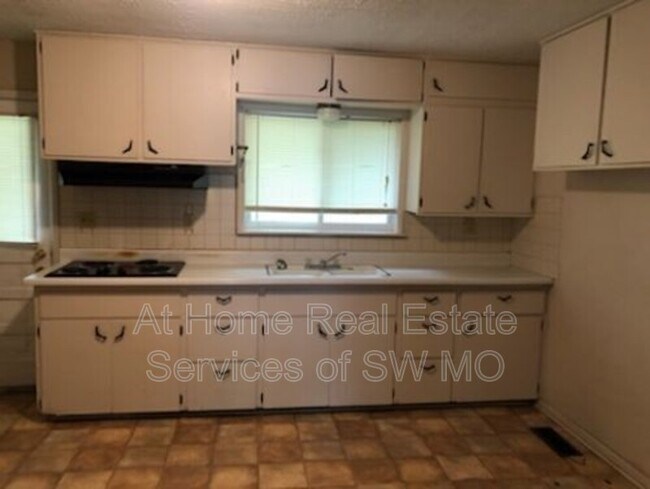 Foto del edificio - 2619 E Linwood St