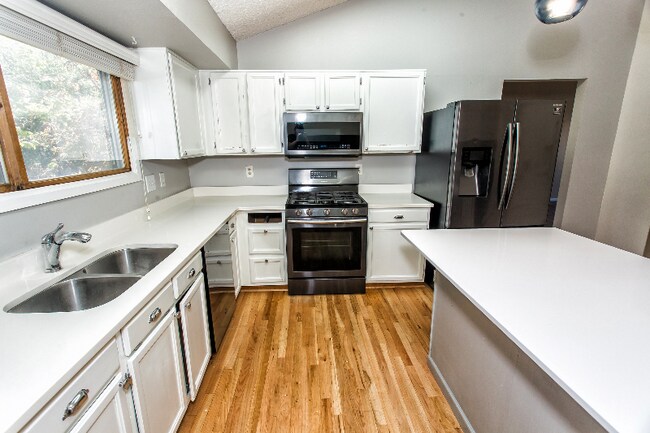 Building Photo - 8890 W Tanforan Dr