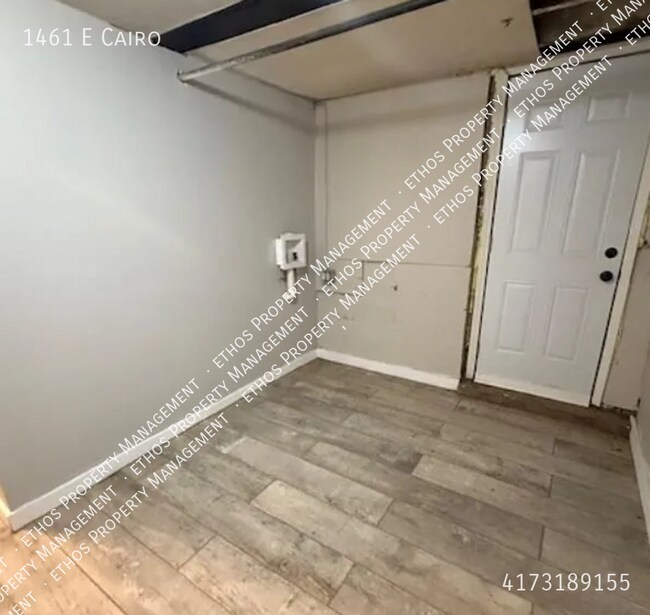 Building Photo - 1461 E Cairo St