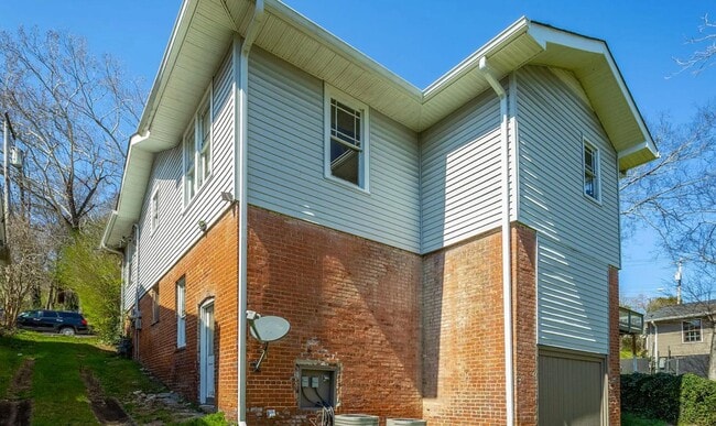 Photo - 112 S Seminole Dr - Unit B Apartment