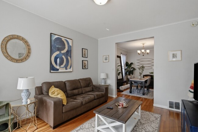 Foto del edificio - 3814 N Marshfield Ave