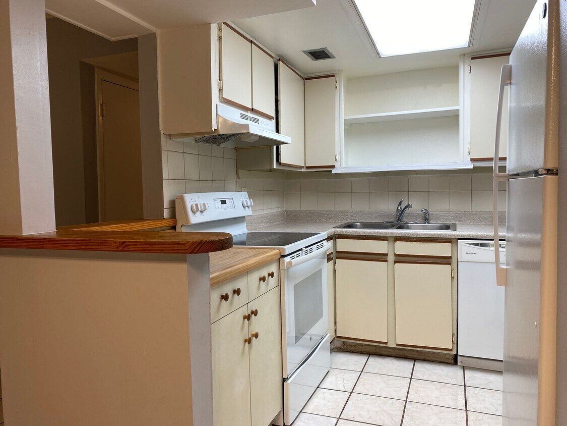 Foto del edificio - Lovely 3 Bed 2 Bath Unit For Rent in Altam...