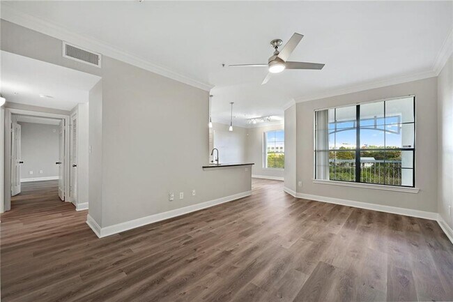 Building Photo - 7701 Rialto Blvd