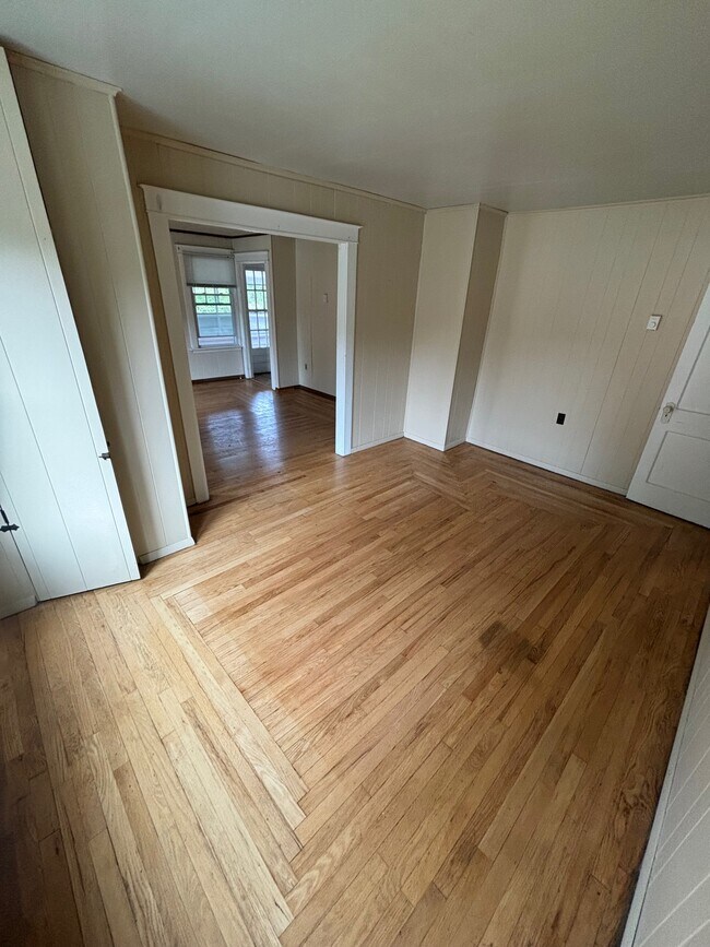 17 Hurlbutt Rd, Gales Ferry, CT 06335 Apartments in Gales Ferry, CT