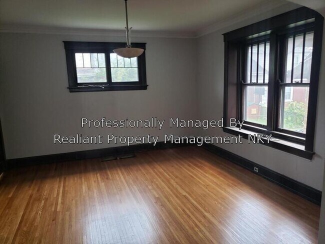 Foto del edificio - 12 E 25th St