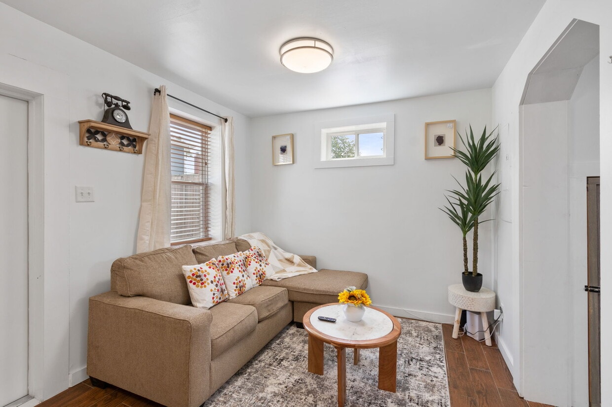 Foto principal - 1219 Payne St