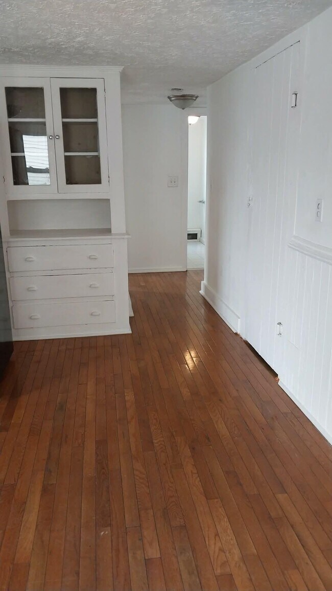 Foto del edificio - 320 N Colony Rd