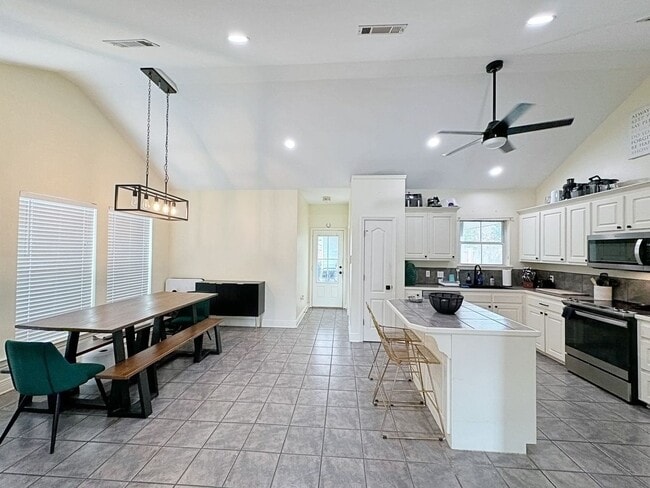 Foto del edificio - 10473 E Springwind Ct