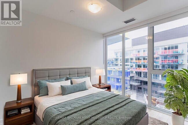 Photo du bâtiment - 333 Sunseeker Ave