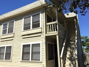 Building Photo - 1125 N Loma Vista Dr