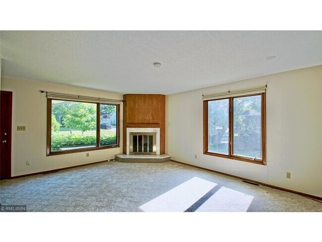 Building Photo - 1129 Oak St