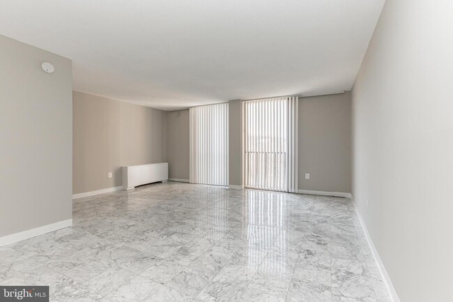 Foto del edificio - 4600 S Four Mile Run Dr