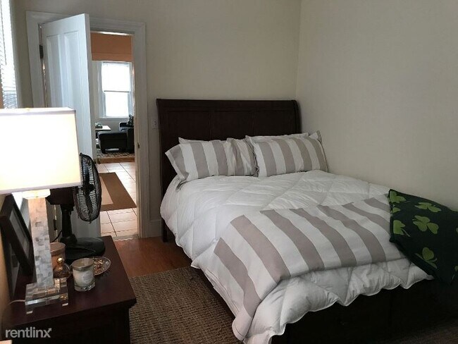 Building Photo - 2 br, 2 bath Townhome - 740 Clayton St , U...