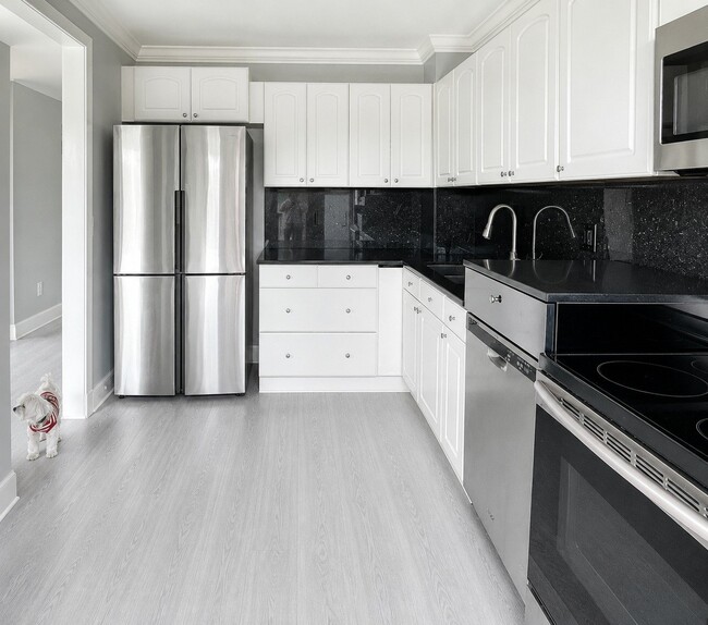 Photo - 2850 N Palm Aire Dr Apartment