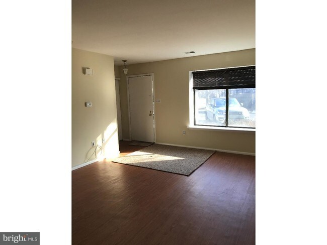 Building Photo - 109 Poplar Ct