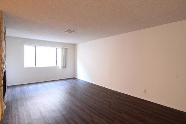 Foto del edificio - 2 bedroom in Studio City CA 91604