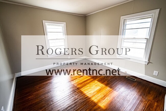 Building Photo - 1847 S Clearview Dr