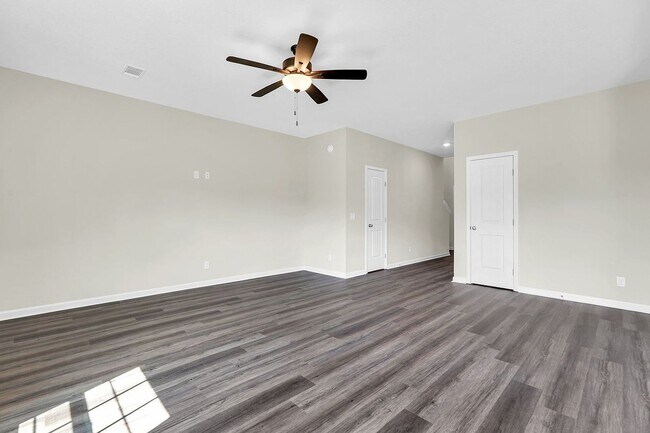 Building Photo - 200 Alcove Ct