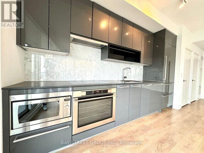 Photo du bâtiment - 117 McMahon Dr