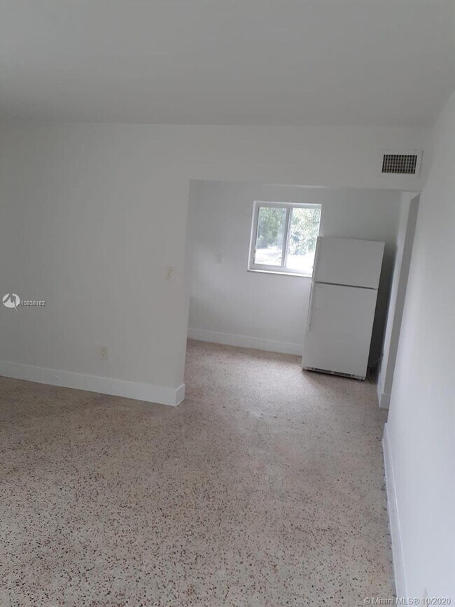 Foto del edificio - 8400 NW 15th Ave
