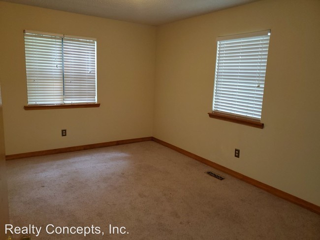 Building Photo - 22500 E War Eagle Rd