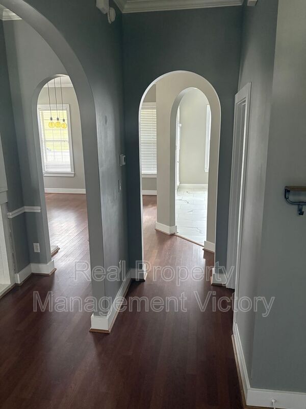 Foto del edificio - 4596 Gibson Dr