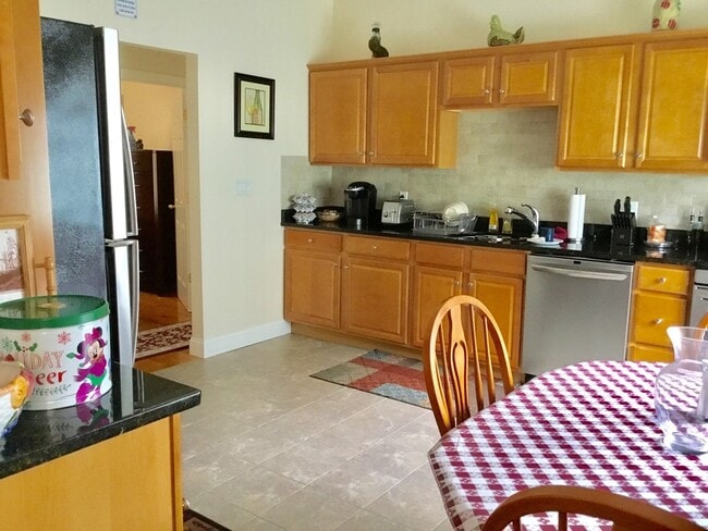 Eat in Kitchen - 57 Dartmouth St