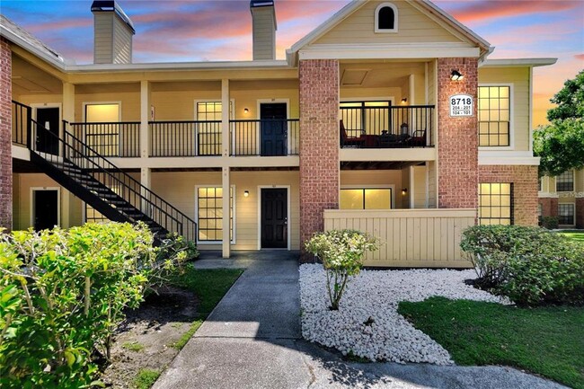 Building Photo - 8718 Mallard Reserve Dr