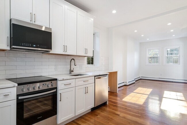 Foto del edificio - 101 Rutherford Ave