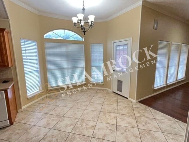 Building Photo - Arrowhead Estates Home